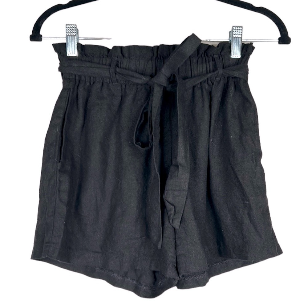 Heart & Hips Black Paperbag Waist Front Tie Shorts Size Medium